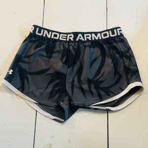 Under Armour Shorts Size Youth Large. Size 14/16 years