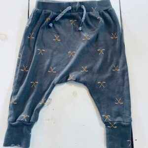 Joe Fresh slouchy hockey pants size 3/6 months.